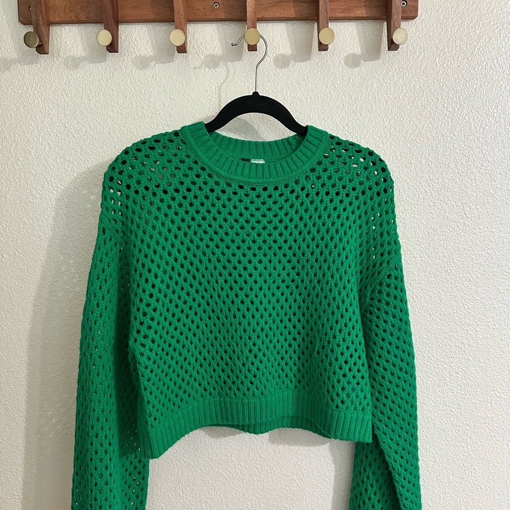 H&M Vibrant Green Women's Crew Neck Sweater